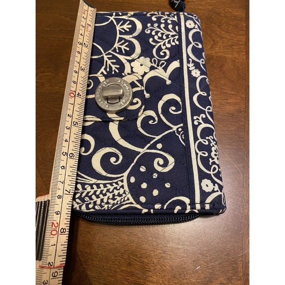Vera Bradley Twirly Birds turn lock Wallet zip around and turn lock navy white - Picture 8 of 9